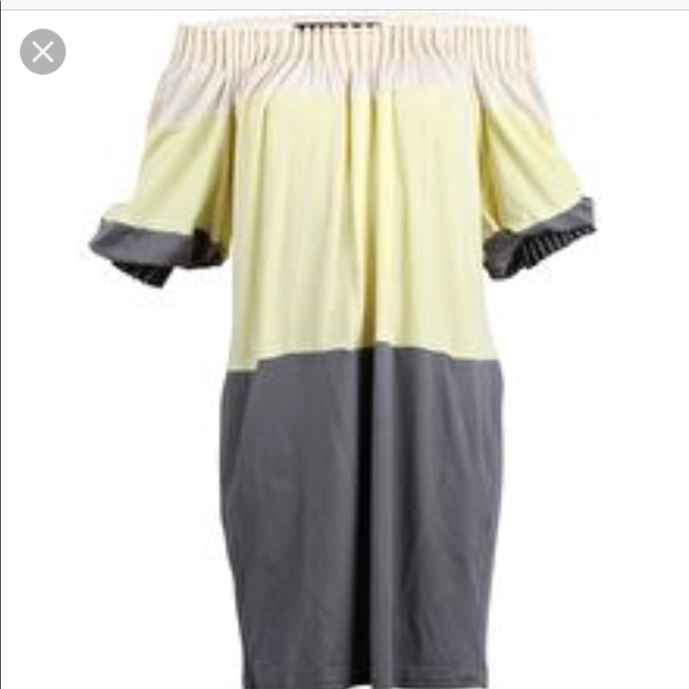 Off shoulders dress BCBG